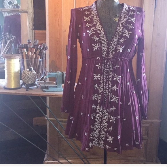 Flirty detail dress - Picture 3 of 4